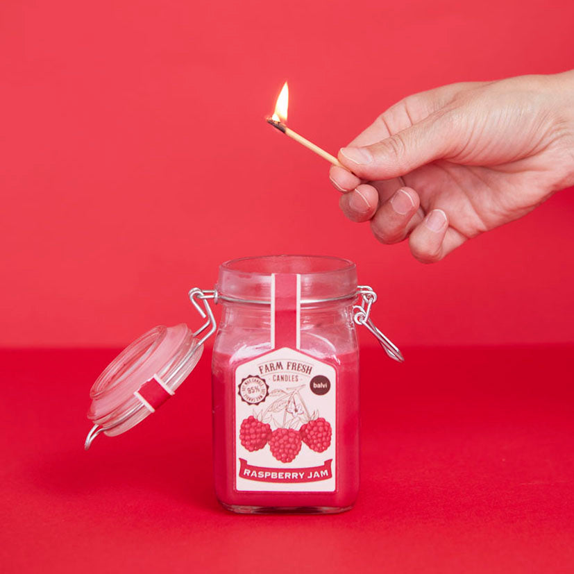 SCENTED CANDLE RED BERRY