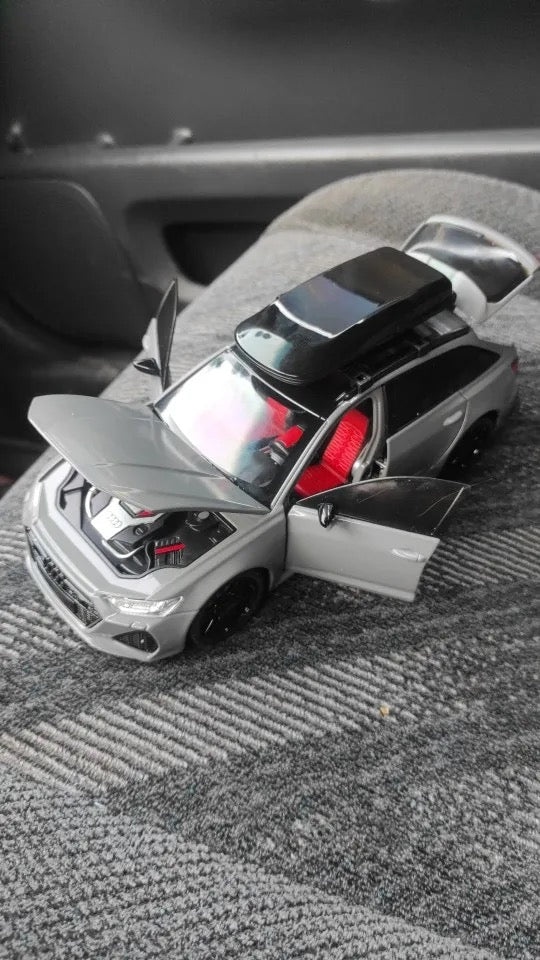 MINIATURAUTO AUDI