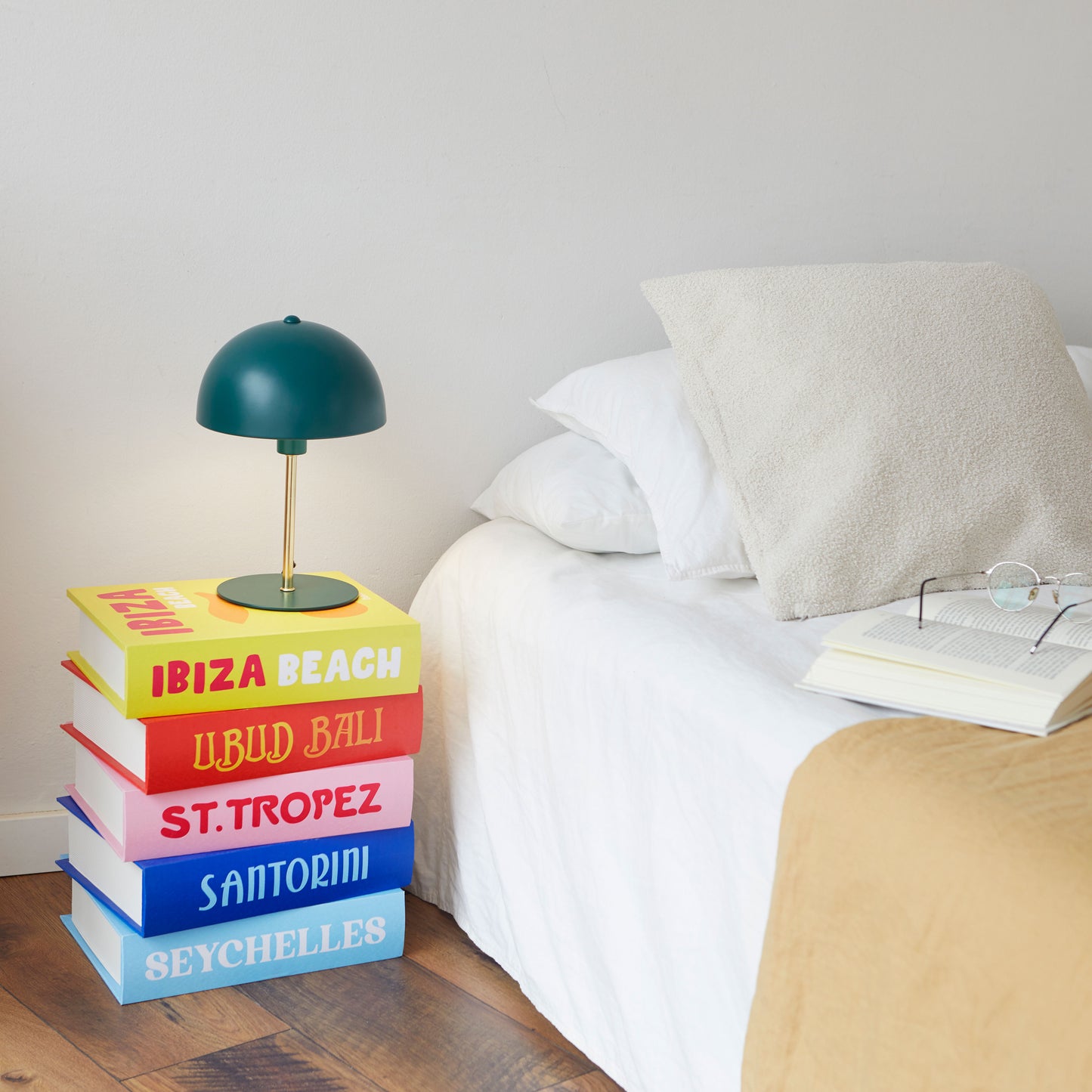 SIDE TABLE BOOKS PARADISE