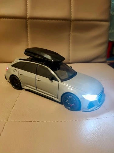 MINIATURAUTO AUDI