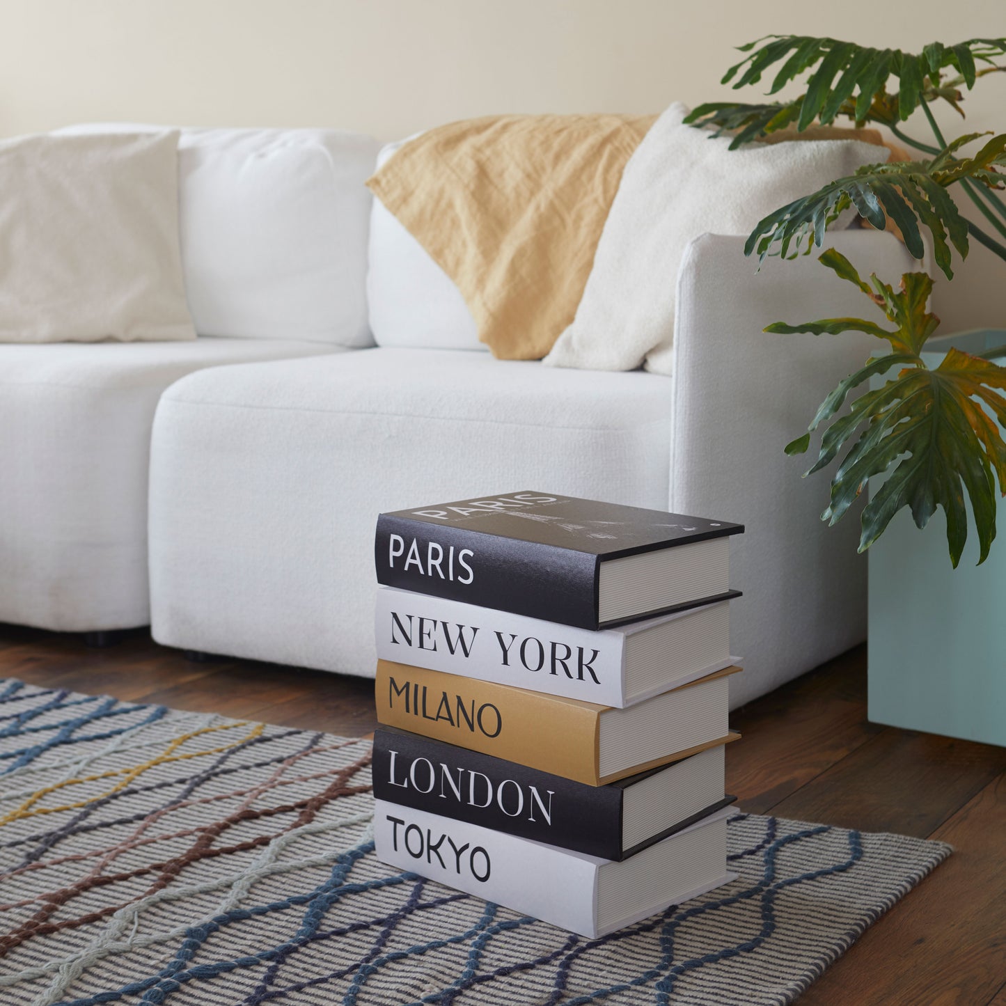 SIDE TABLE BOOKS METROPOLE